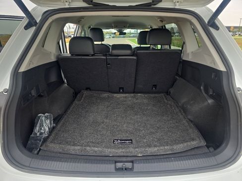 Used 2024 Volkswagen Tiguan SE image 25