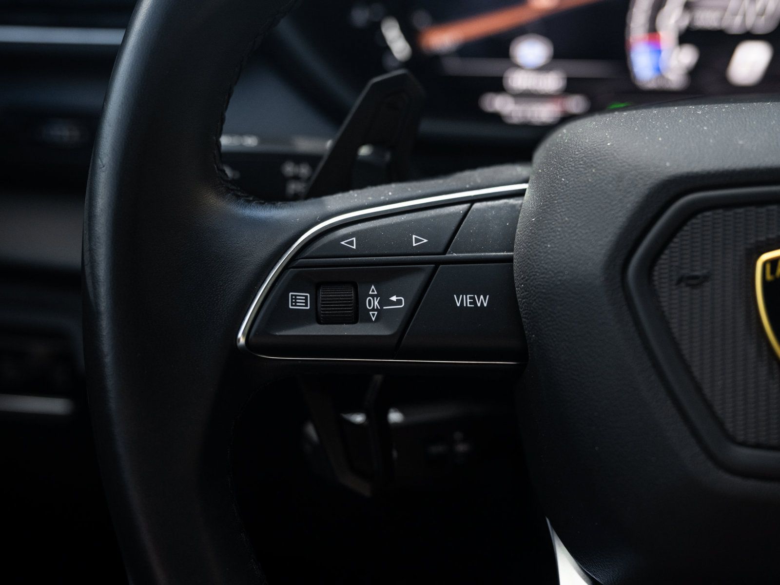 Used 2021 Lamborghini Urus AWD/4WD image 24