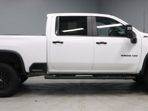 Used 2024 Chevrolet Silverado 2500 ZR2 w/ Technology Package image 13