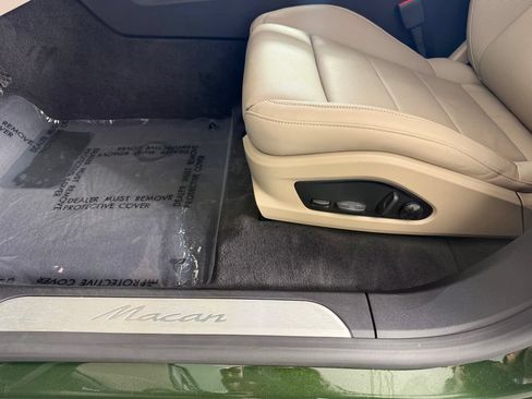 Certified 2025 Porsche Macan Electric RWD image 20