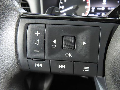 Used 2023 Nissan Rogue SV AWD/4WD image 22