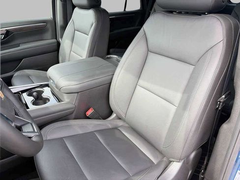 Used 2025 Chevrolet Tahoe LT w/ Comfort Package image 19