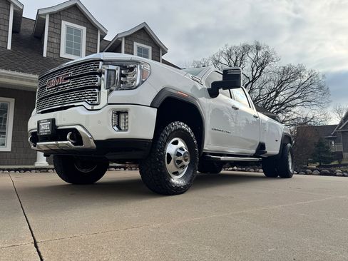 Used 2022 GMC Sierra 3500 Denali w/ Denali Ultimate Package image 27