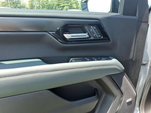New 2026 GMC Yukon AT4 w/ AT4 Premium Plus Package AWD/4WD image 13