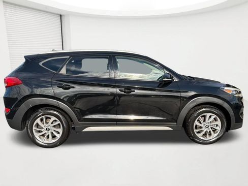 Used 2017 Hyundai Tucson SE Plus AWD/4WD image 4