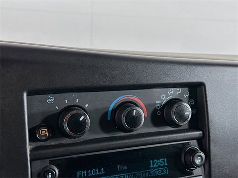 Used 2021 Chevrolet Express 3500 w/ Driver Convenience Package image 15