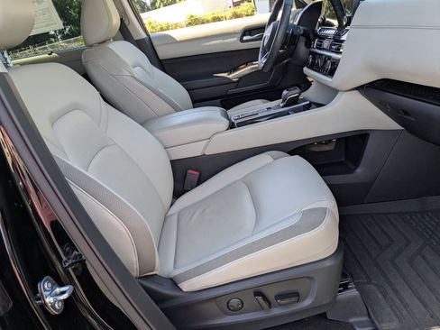 Certified 2024 Nissan Pathfinder SL image 33