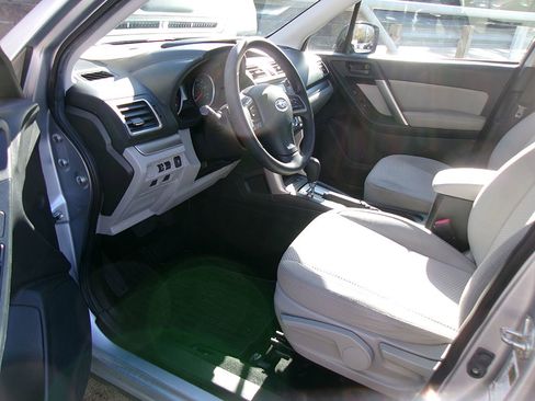 Used 2016 Subaru Forester 2.5i image 14