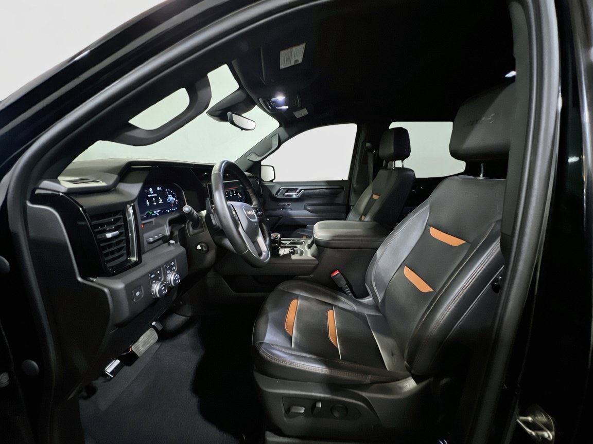 Used 2023 GMC Sierra 1500 AT4 w/ Technology Package AWD/4WD image 15
