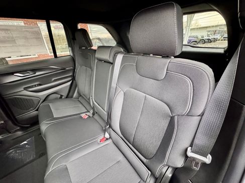 New 2026 Jeep Grand Cherokee Laredo X AWD/4WD image 9