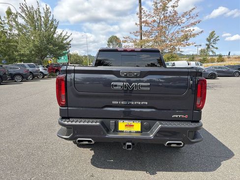 Used 2024 GMC Sierra 1500 AT4 w/ Technology Package AWD/4WD image 8