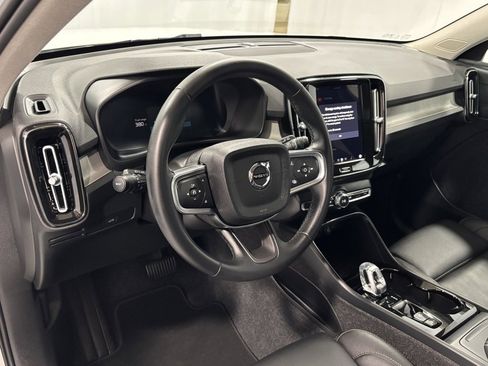 Certified 2025 Volvo XC40 B5 Plus image 10