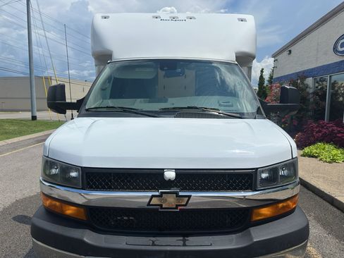 Used 2022 Chevrolet Express 3500 w/ Power Convenience Package RWD image 9