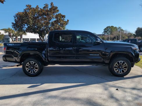 Certified 2023 Toyota Tacoma TRD Sport image 11