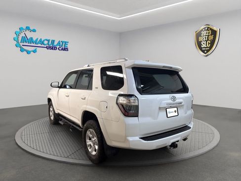 Used 2018 Toyota 4Runner SR5 AWD/4WD image 3