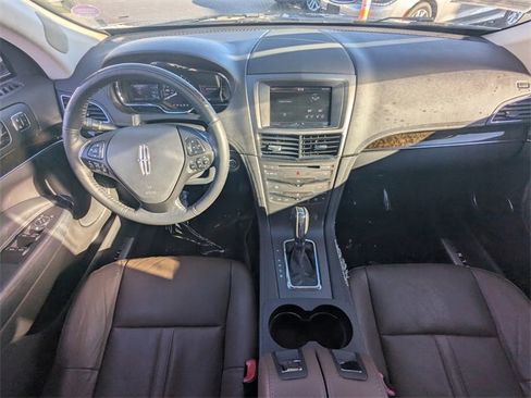 Used 2014 Lincoln MKT FWD image 16