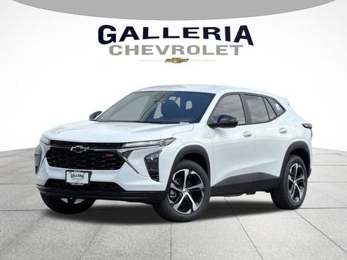 New 2026 Chevrolet Trax RS FWD image 2