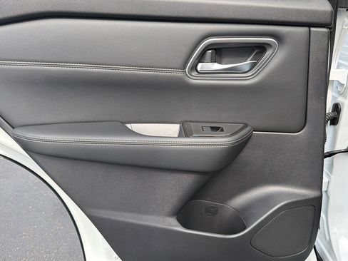 New 2026 Nissan Rogue Platinum AWD/4WD image 39