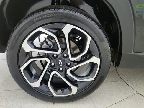Used 2025 Chevrolet Trax RS w/ Driver Confidence Package FWD image 57