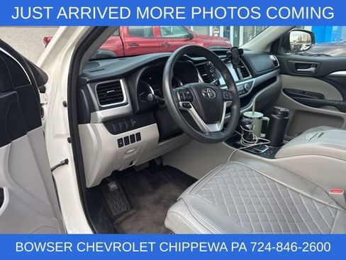 Used 2014 Toyota Highlander XLE image 9