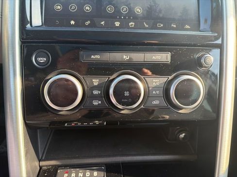 Used 2018 Land Rover Discovery HSE AWD/4WD image 26