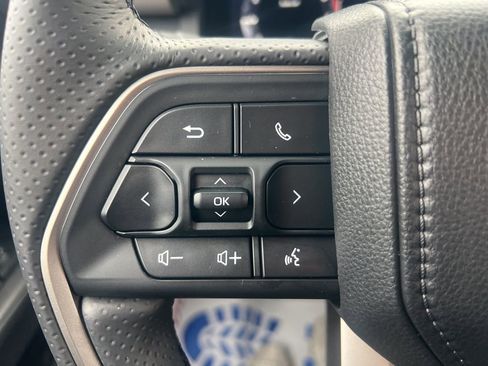 Used 2025 Toyota 4Runner TRD Off-Road Premium image 16