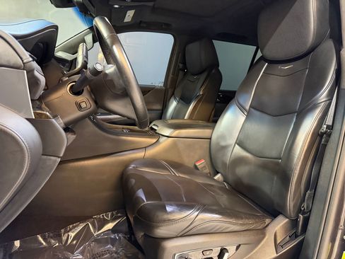 Used 2018 Cadillac Escalade ESV Platinum AWD/4WD image 5