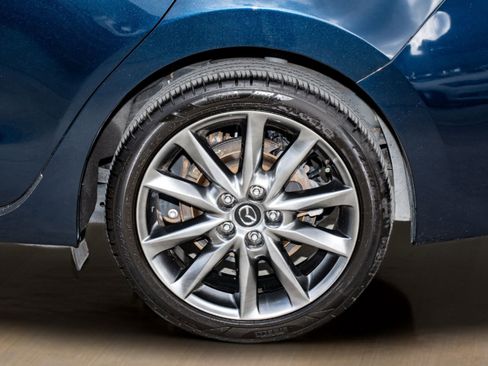 Used 2018 MAZDA MAZDA3 Grand Touring image 38