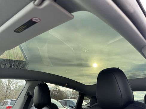 Used 2021 Tesla Model Y Long Range image 20