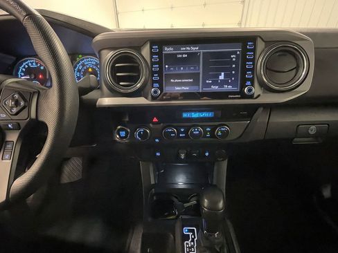 Used 2023 Toyota Tacoma TRD Sport image 29