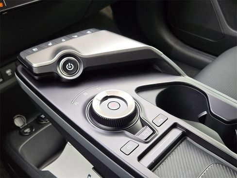 New 2025 Kia EV6 Wind image 15