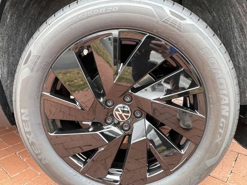 New 2026 Volkswagen Atlas SE image 7