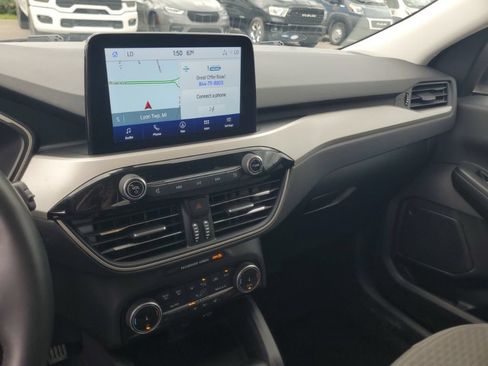 Used 2022 Ford Escape SE w/ Cold Weather Package AWD/4WD image 16