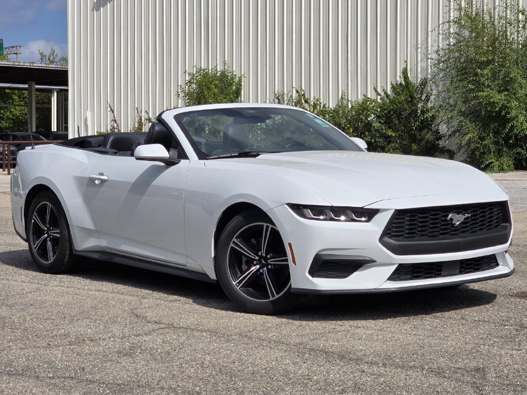 Used 2025 Ford Mustang Premium RWD image 1