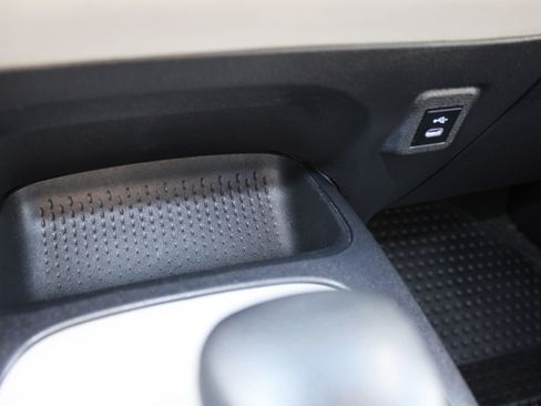 Used 2025 Toyota Corolla LE image 33