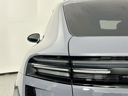 Certified 2025 Porsche Macan Turbo Electric AWD/4WD image 16