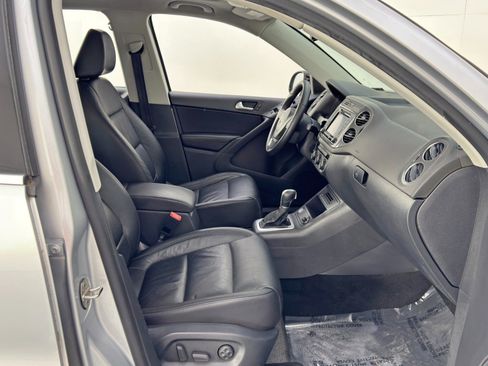 Used 2017 Volkswagen Tiguan Sport image 15