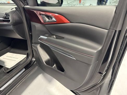 Used 2024 Chevrolet Traverse Z71 w/ LPO, Floor Liner Package AWD/4WD image 37