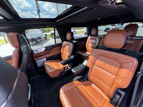 Used 2019 Lincoln Navigator Reserve AWD/4WD image 13