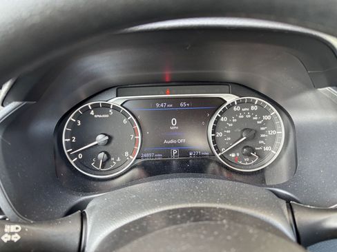 Used 2025 Nissan Altima 2.5 SV FWD image 41