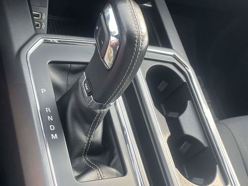 Used 2018 Ford F150 XLT w/ Equipment Group 302A Luxury AWD/4WD image 19