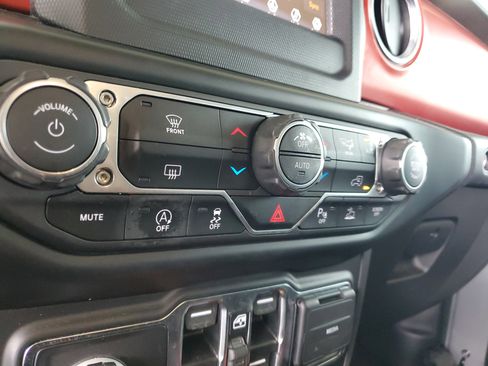 Used 2021 Jeep Gladiator Rubicon w/ Safety Group AWD/4WD image 28