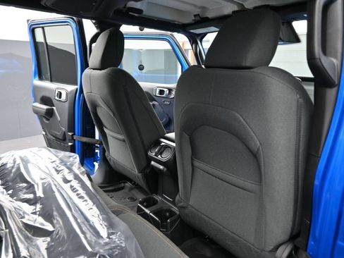 New 2026 Jeep Gladiator Sport AWD/4WD image 16