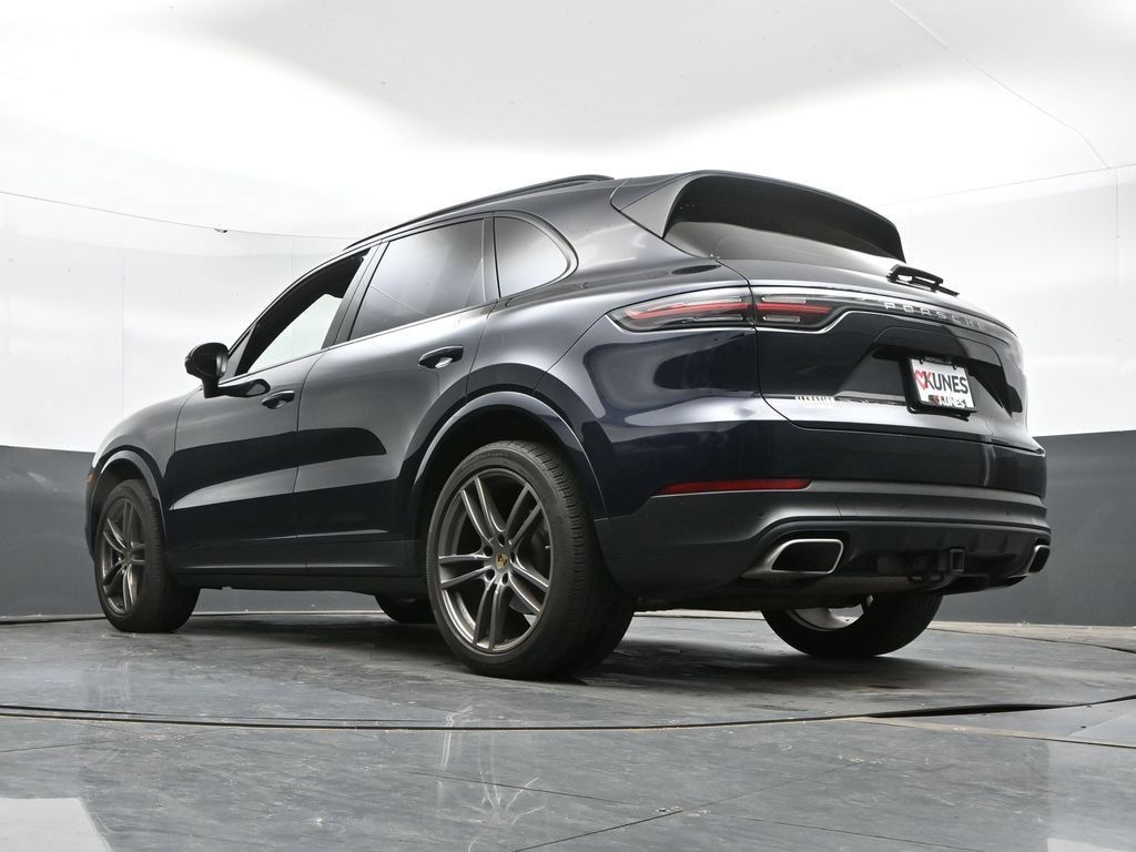 Used 2023 Porsche Cayenne AWD/4WD image 46