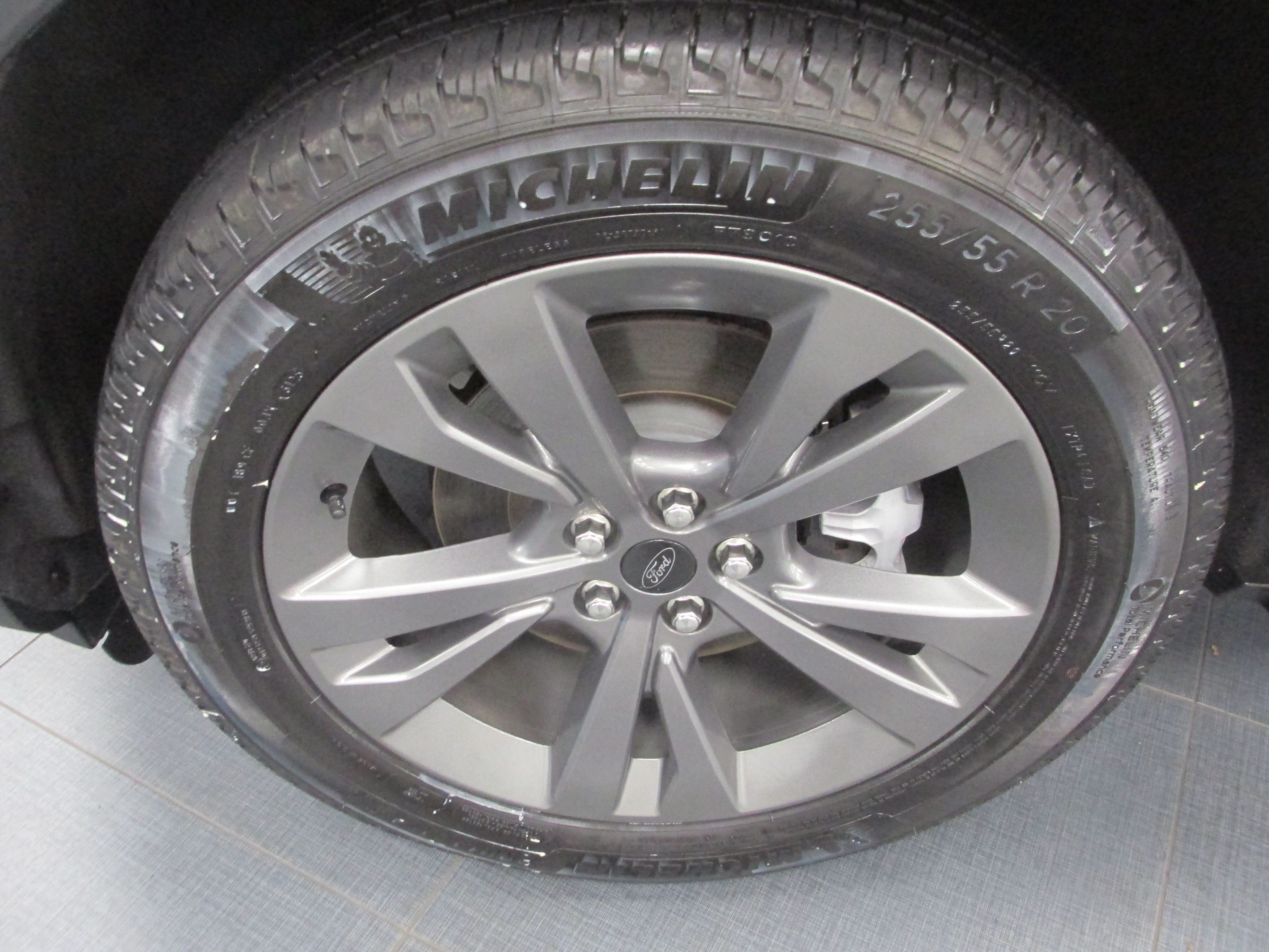 Used 2025 Ford Explorer Active w/ Active Comfort Package AWD/4WD image 14