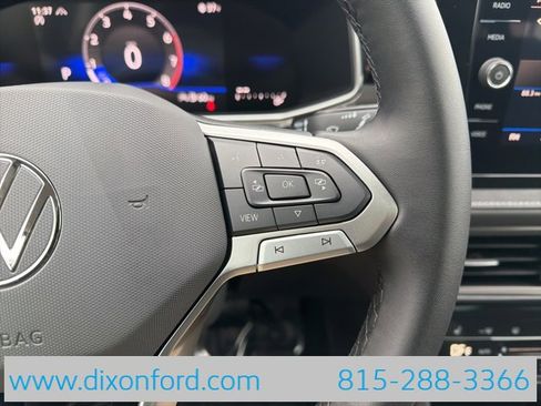 New 2026 Volkswagen Taos SE image 15