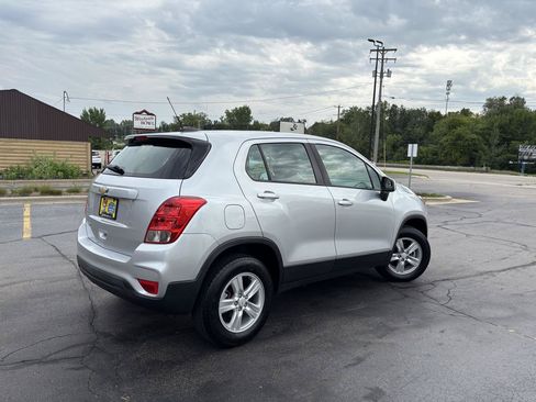 Used 2018 Chevrolet Trax LS AWD/4WD image 9