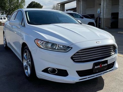 Used 2014 Ford Fusion SE w/ Equipment Group 201A image 3