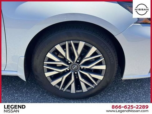 Certified 2024 Nissan Altima 2.5 SV FWD image 8
