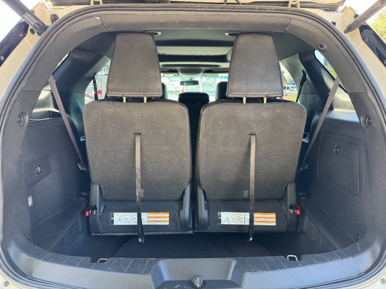 Used 2014 Ford Explorer XLT w/ Equipment Group 202A AWD/4WD image 14